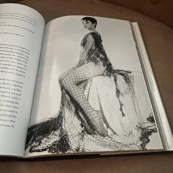 New Audrey Hepburn Coffee Table Photo Book - Picture 3 of 7